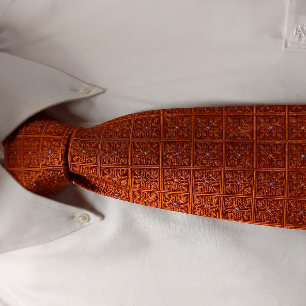 W.H. Belk 100% Silk Tie, Made in Italy, 61" x 4"